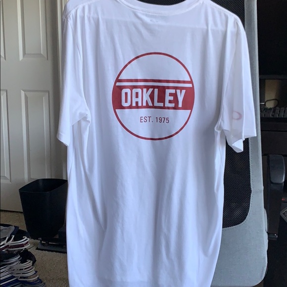 OAKLEY TEE SIZE L - Picture 2 of 2